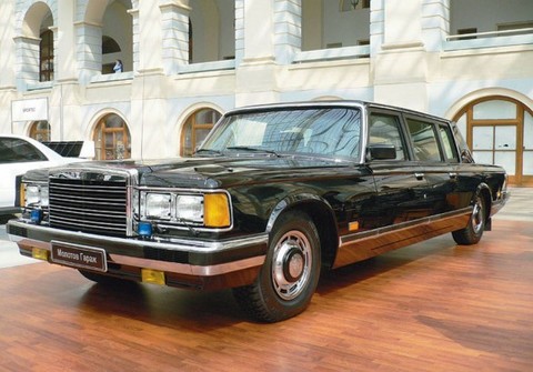 ロシア国家元首専用車“Zil”がメルセデスへ: フィアット500大作戦！